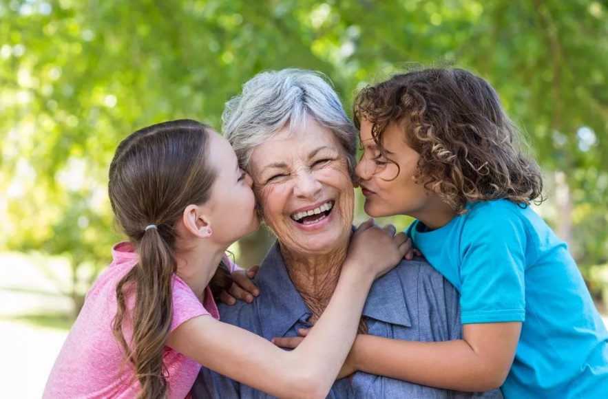 Buon Compleanno Nonna Frasi Di Auguri Divertenti E Originali Per 70 80 E 90 Anni Corretta Informazione